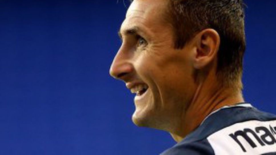 Засипаха Клозе с похвали