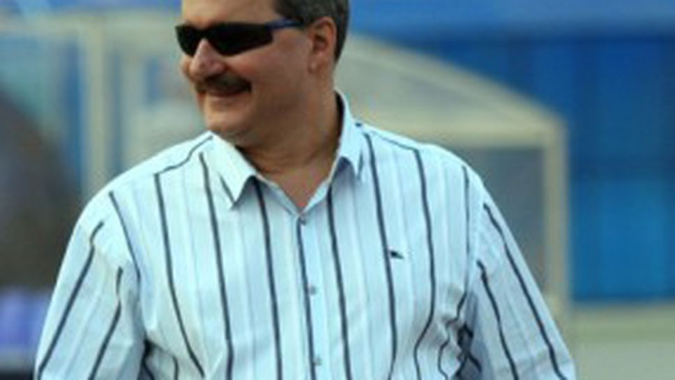 Батков побесня: Безобразие, срам, продажници - всичко се прави за анонимен отбор, който ще отиде в нищото