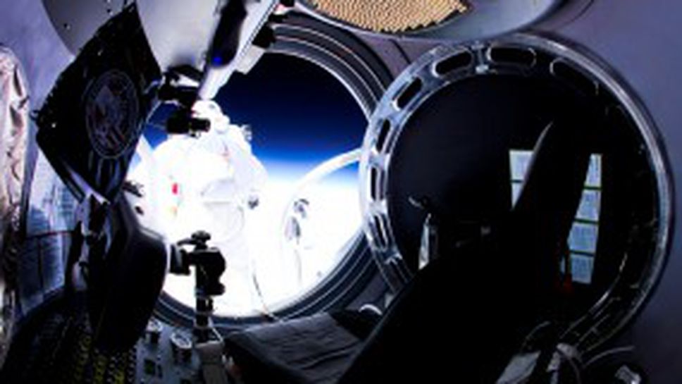 Мисията Red Bull Stratos успешно завършена!