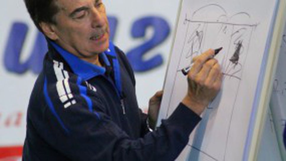 Силвано Пранди се завърна в България за мача ЦСКА - Латина (ВИДЕО)