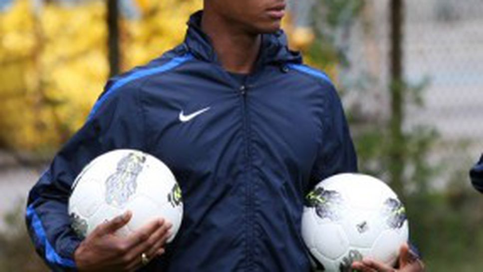 Холандци на Левски разпуснаха със скуош (ВИДЕО)