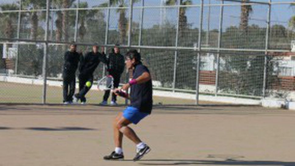 Тенис сблъсъкът в Левски започна, Гонзо пада (ГАЛЕРИЯ+ВИДЕО)