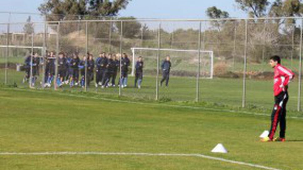 Смениха терена за мача на Левски