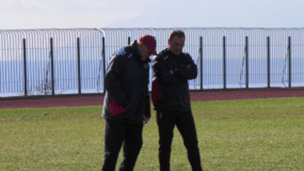 Отлично време за ЦСКА в Гърция, Пената хока грубияните