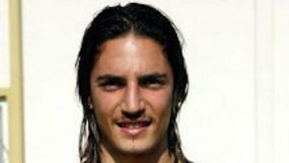 Локо (Пд) взе брата на Хаим Ревиво на проби