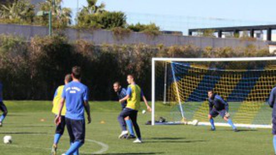 Футболистите на Левски тренираха на две групи