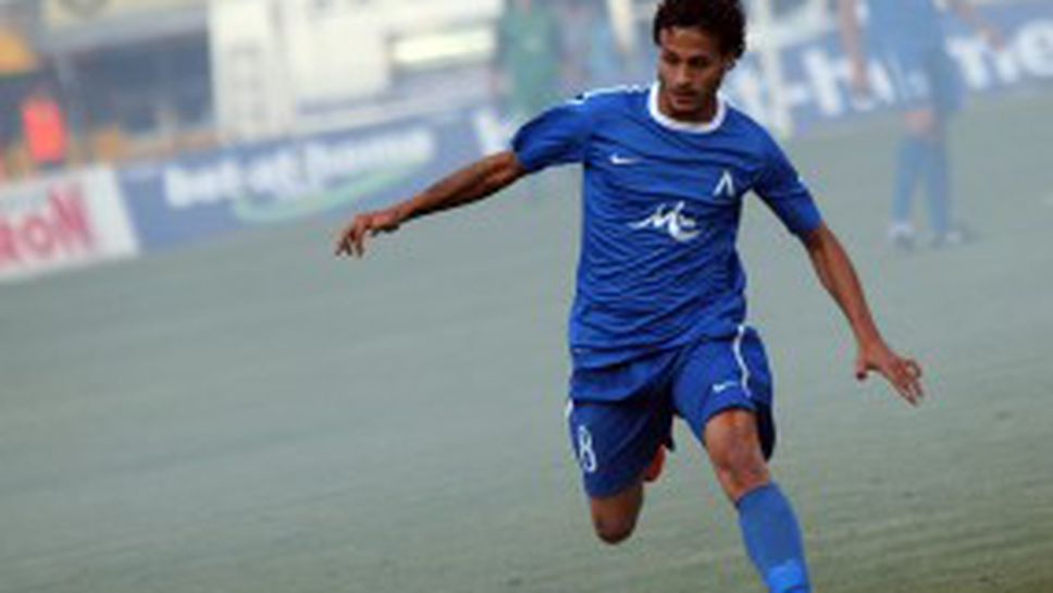 Калво и Тасевски с леки травми