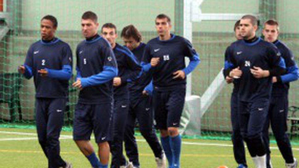 Левски удължава лагера в Турция