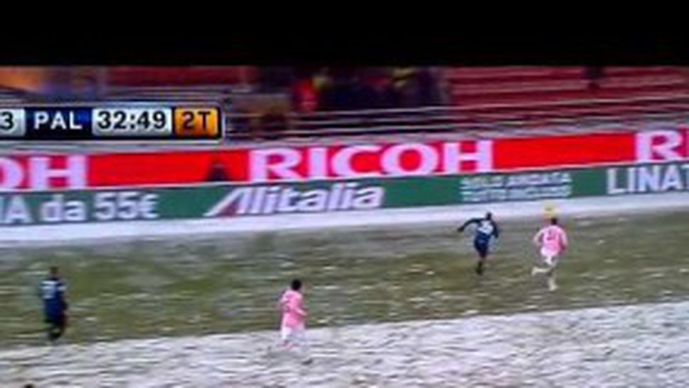 Снежната баня на Оби (видео)