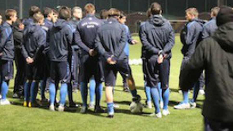 Левски тренира без Митрев, Али дебютира срещу Заря