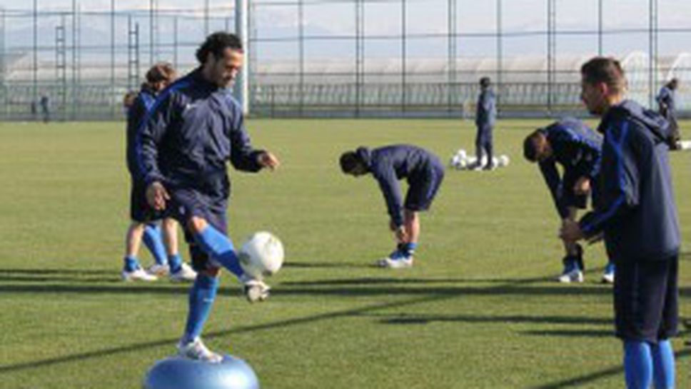 Грипът продължава да тормози сериозно лагера на Левски