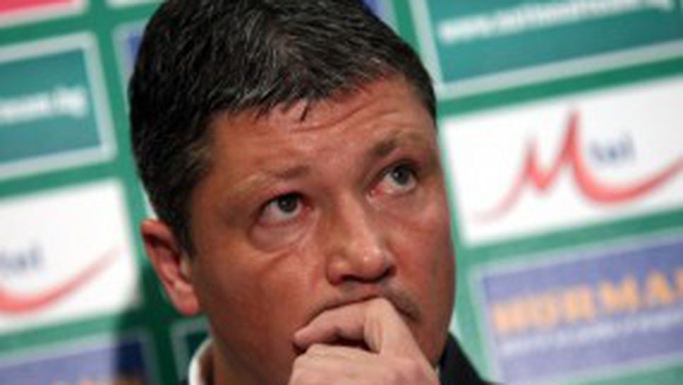 Ще играе ли Бербатов за България - вижте какво каза Любо Пенев (видео)