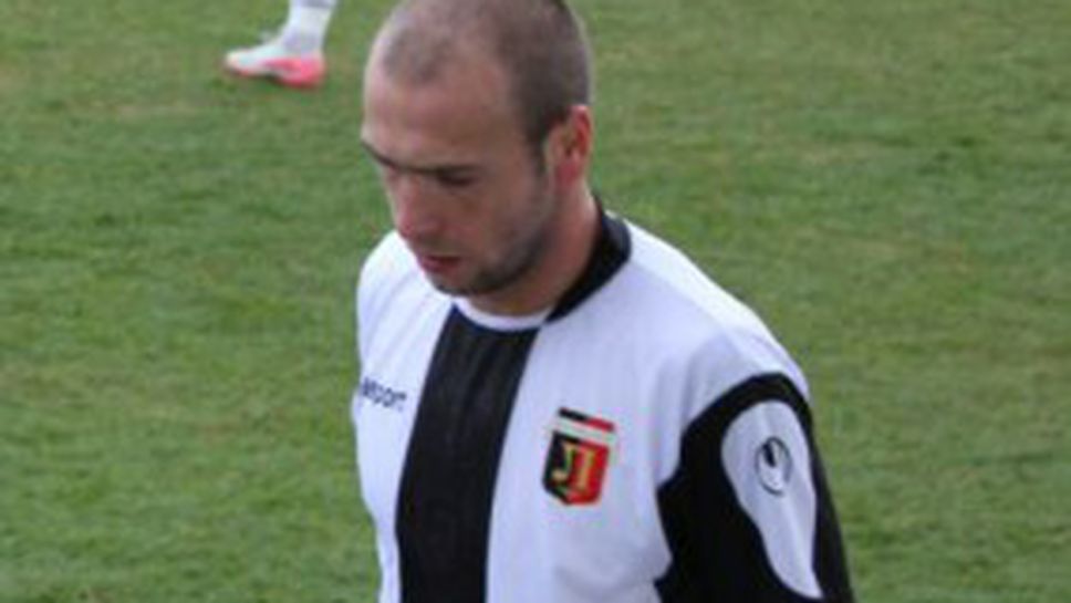 ЦСКА "бетонира" левия бек с изненадващ рейд за бивш национал от Локо (Пловдив)