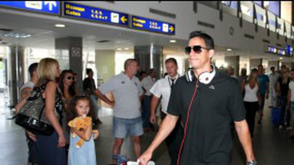 Мишел Платини тръгна обратно за София