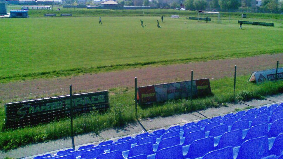 Грозно! Бабаит атакува оператори на мач в България