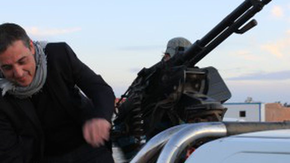 Дадоха картечница на Димитър Борисов (снимки)