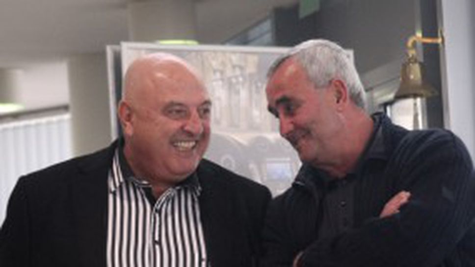 Голям смях на пресконференцията на Славия - Венци Стефанов се кара на служители (видео)