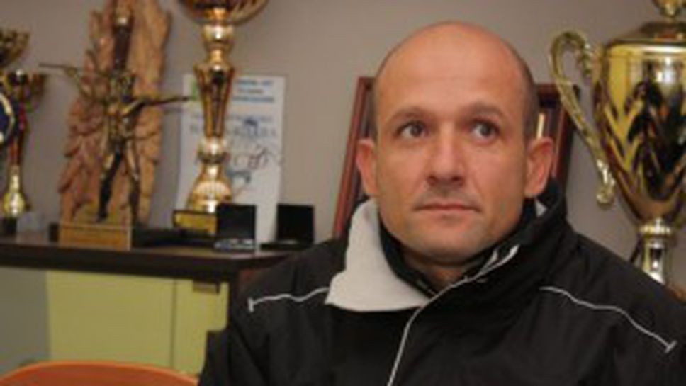 Радуканов призова за голяма подкрепа срещу Нефтохимик