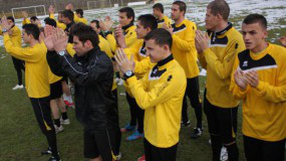 Ботев (Пд) тества двама нови в Сандански