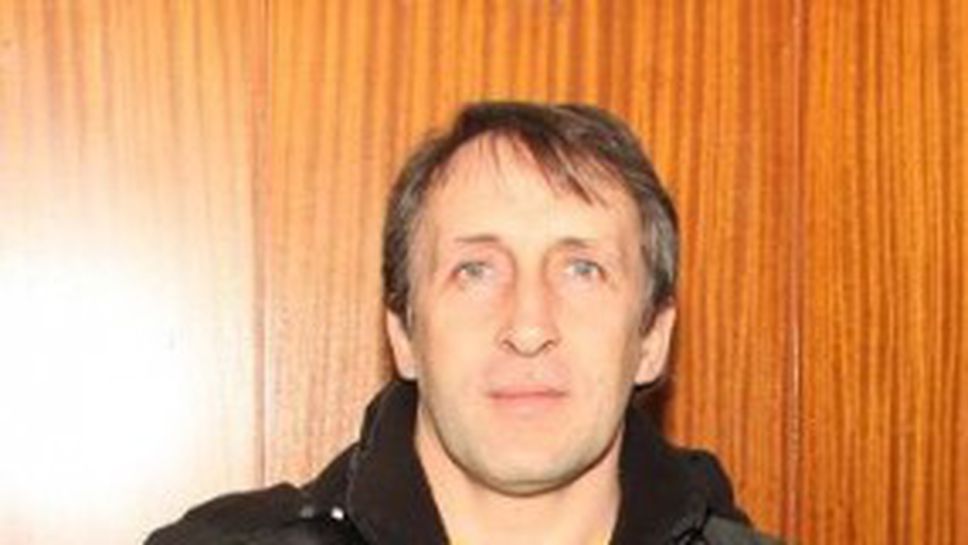 Етър приключва контролите с гостуване на Загорец