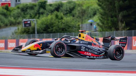  Никола Цолов беше промотиран до подиума на 