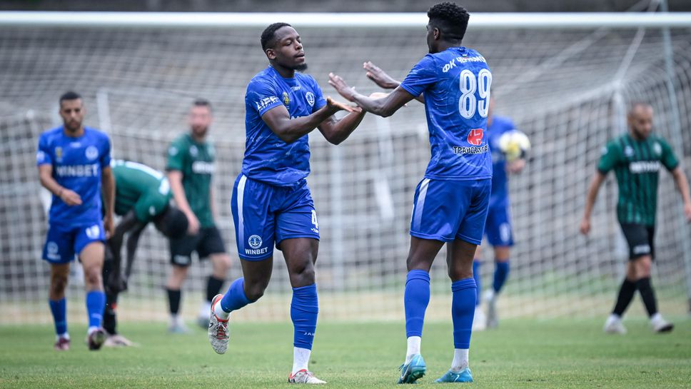 "Акулите" сдъвкаха "еделвайсите" в шоу