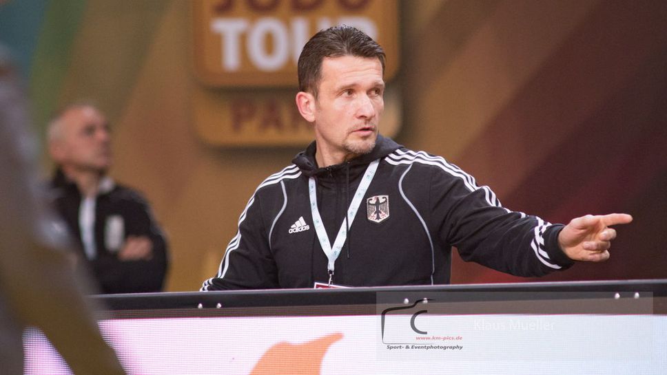 Германски треньор с последно предупреждение заради мотивационни шамари