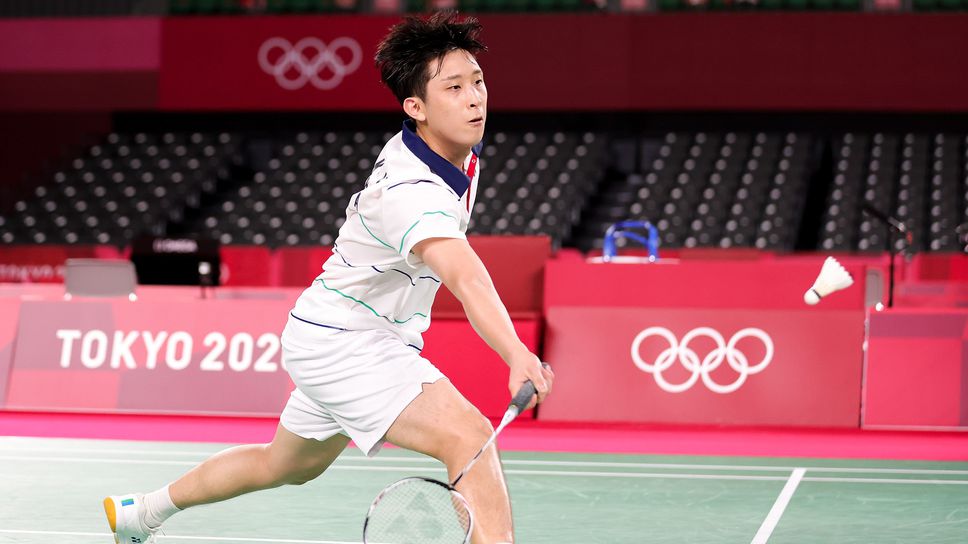 Световният №1 в мъжкия бадминтон отпадна след груповата фаза на Игрите в Токио