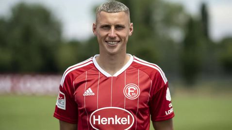  Спортният шеф на Фортуна (Дюселдорф) удостовери прехвърлянето на халф в Лудогорец 