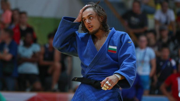 В директен спор за медала българинът отстъпи с ипон пред