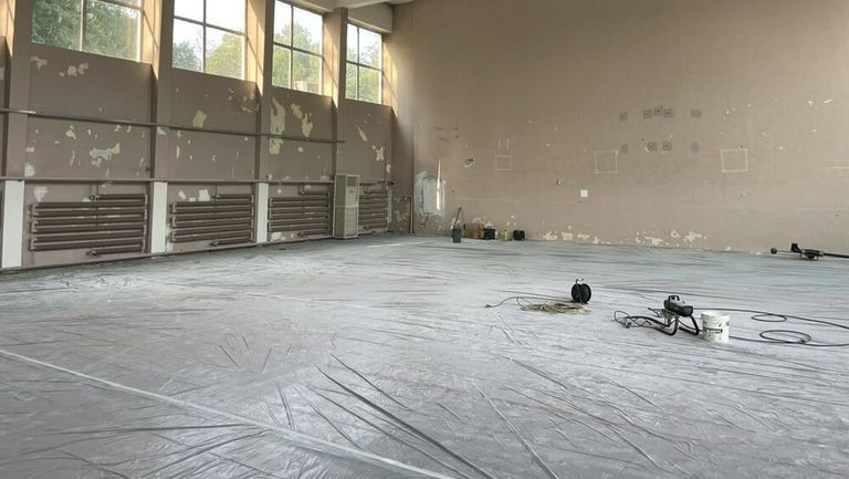 Започна и цялостен ремонт на зала Волейбол в Спортно училище