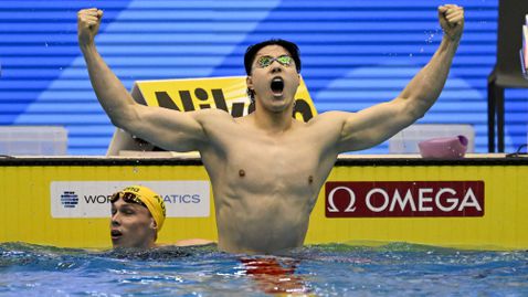 Китаец постави нов световен рекорд на 200 метра бруст