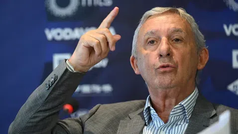 Въпреки фиаското федерацията застана зад Пешич и насрочи разговори за бъдещето му