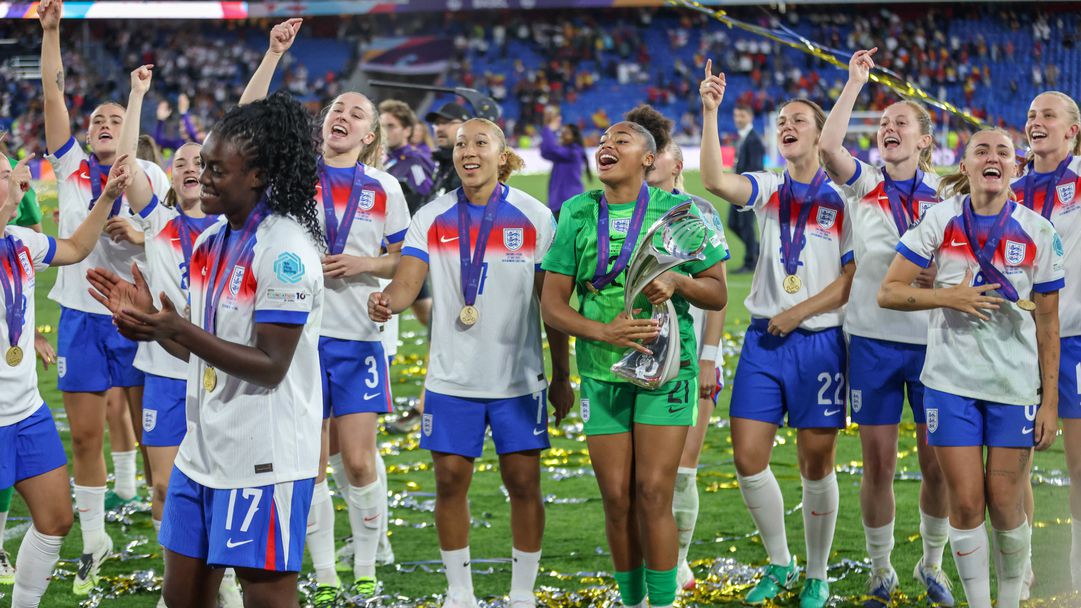 Крал Чарлз III и Киър Стармър поздравиха европейските шампионки от Англия за втората поредна титла