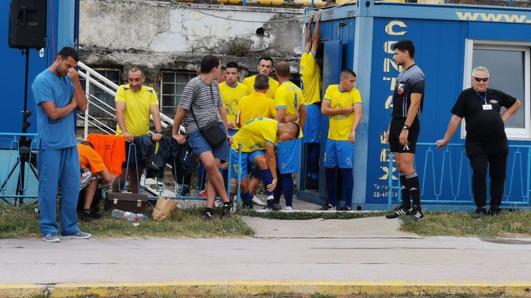 Утре Волов Шумен играе в Русе срещу местния Локомотив в