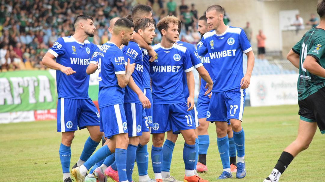 Черноморец (Бургас) с девета поредна победа