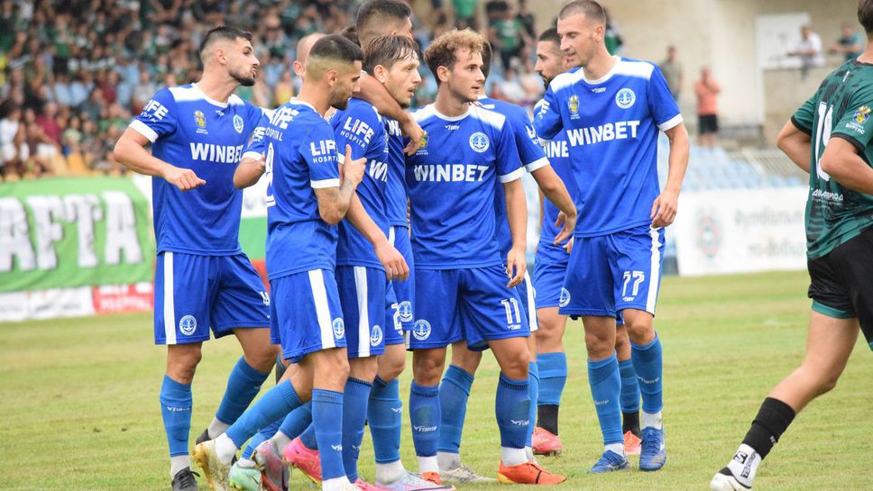 Утре Черноморец Бургас играе в Свиленград с едноименния тим Срещата