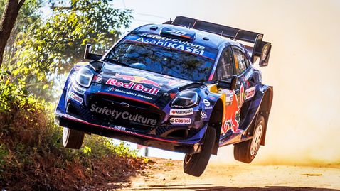 Хлъзгава отсечка изненада пилотите преди старта на рали "Парагвай"