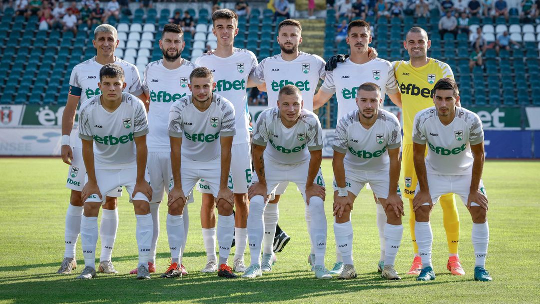 Драма в голям български клуб, шефовете предложиха на всички играчи да напуснат тима