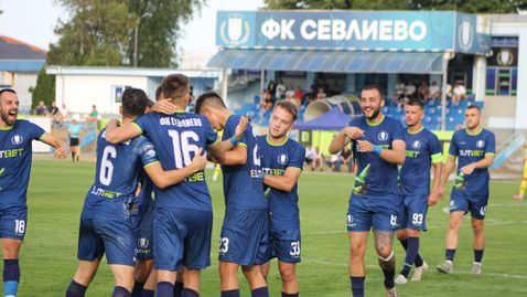 Севлиево шокира Марек в края