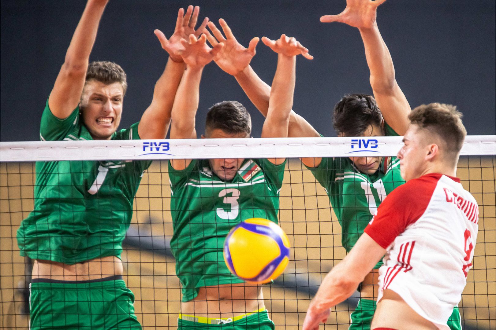 България изпусна победа над Полша и ще играе за 5/8-о място на Мондиал 2021