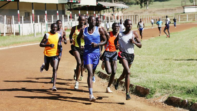 Кенийските маратонци Феликс Кипчумба Корир и Емануел Сейна получиха 3 годишни