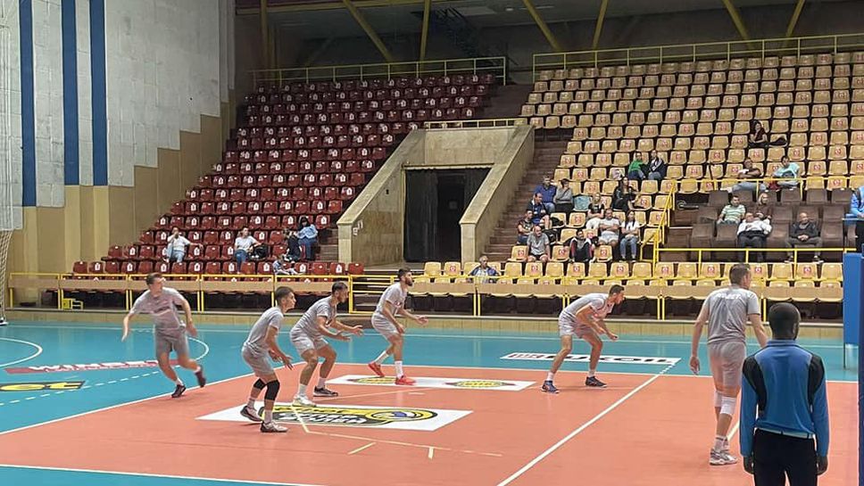 Нефтохимик продължава с победите в предсезонните контроли