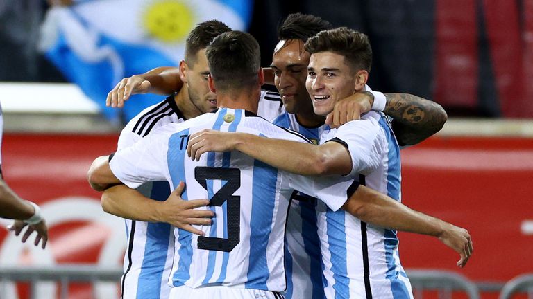 Аржентина записа нова класическа победа с 3 0 в приятелската среща