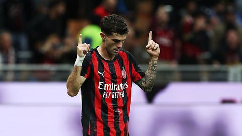 Милан спечели дербито срещу Наполи и се изкачи на върха в Серия А