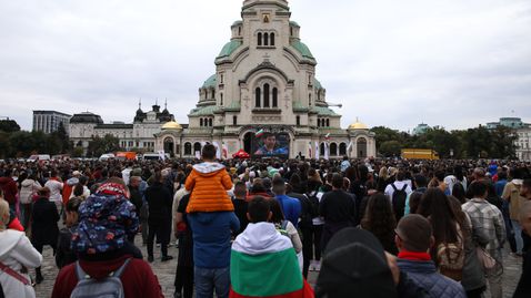 Волейболна мания завладя България