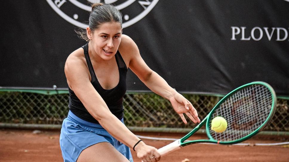 Загуба за Елизара Янева на двойки на WTA 125 в Курмайо