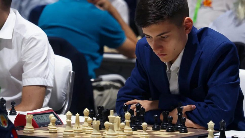 Момчил Петков в топ 10 на Световното по класически шахмат за юноши