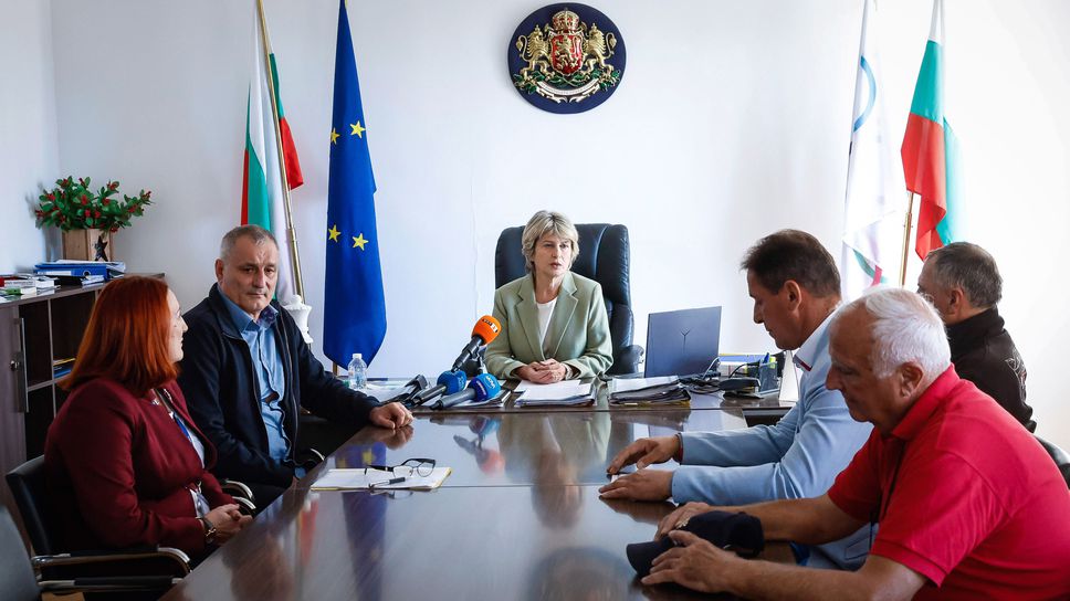 Весела Лечева покани представители на БФАС и АФБ на обща среща другата седмица