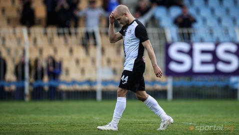 Локо (Пд) се раздели с почти цял отбор, Умарбаев остава на "Лаута"